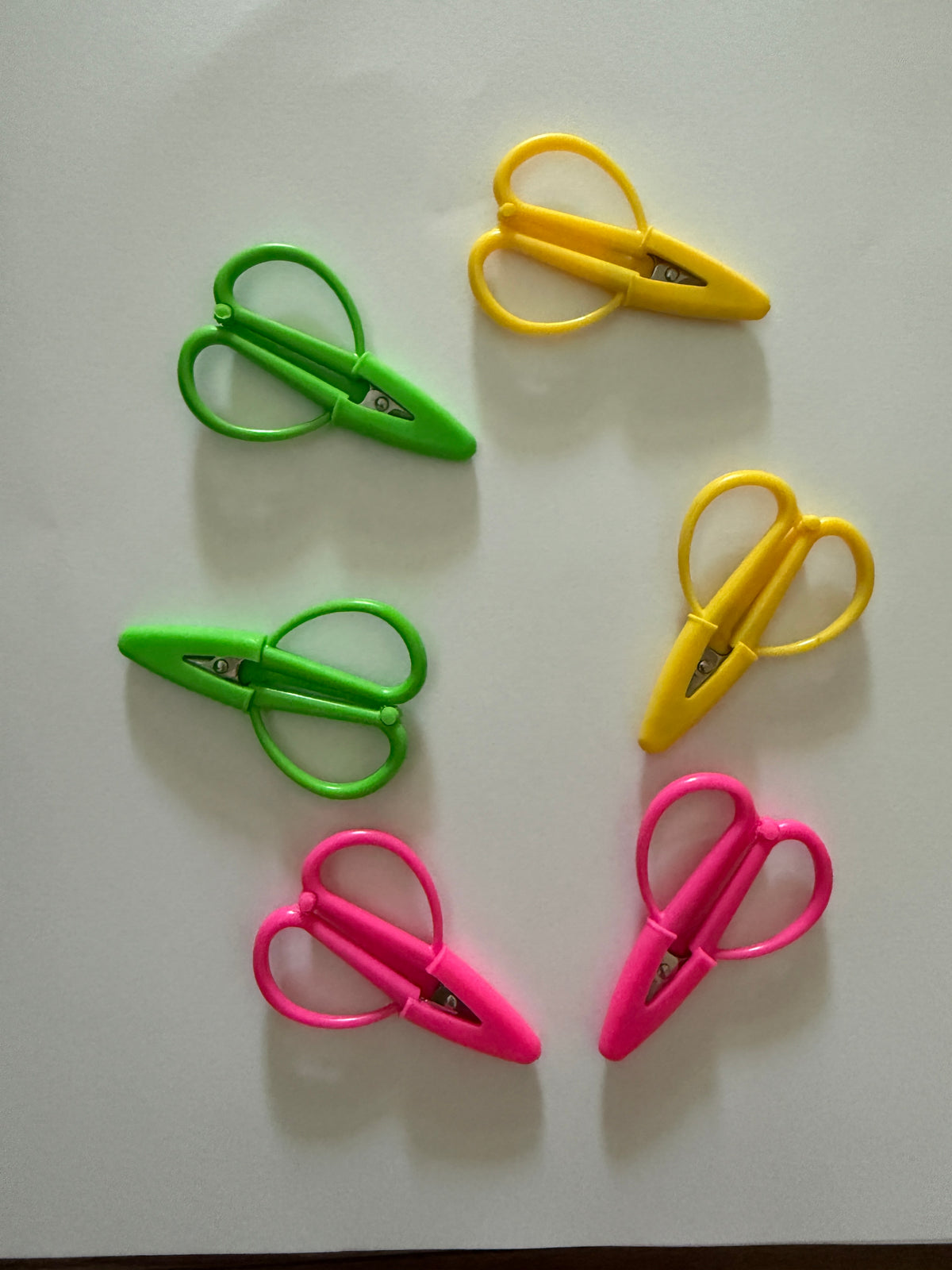 Ready to ship small scissors. Mystery color.  Free with order over $50. Coupon code “free scissors” must add item to cart and use code to get them free